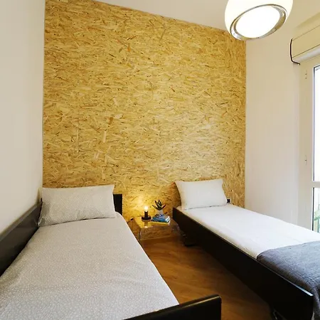 Apartment La Luna Con Terrazza E Due *